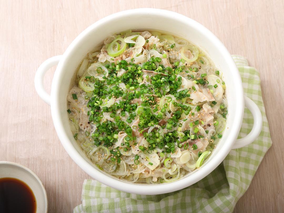 野菜たっぷりヘルシーに！ ねぎたっぷり　ねぎ塩豚バラ鍋